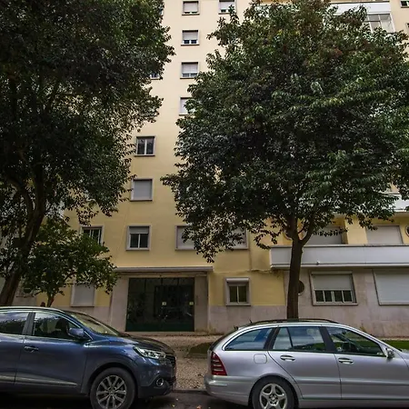 Pear Tree Pasteur * Lissabon