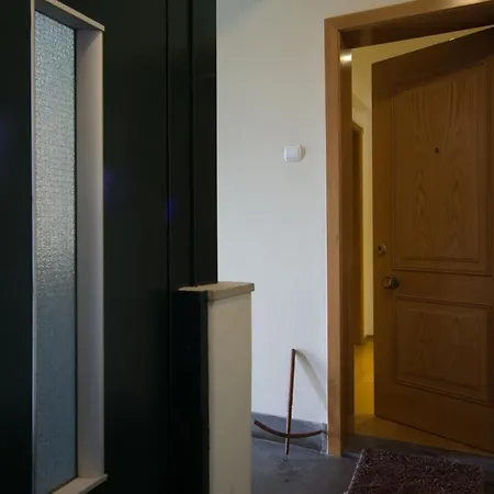 Pear Tree Pasteur Apartment
