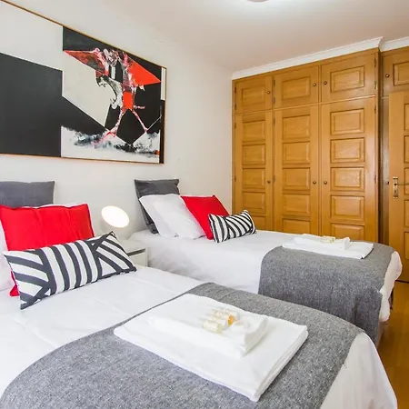 Pear Tree Pasteur Apartment *