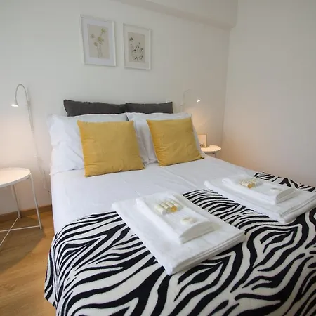 Pear Tree Pasteur Apartment *